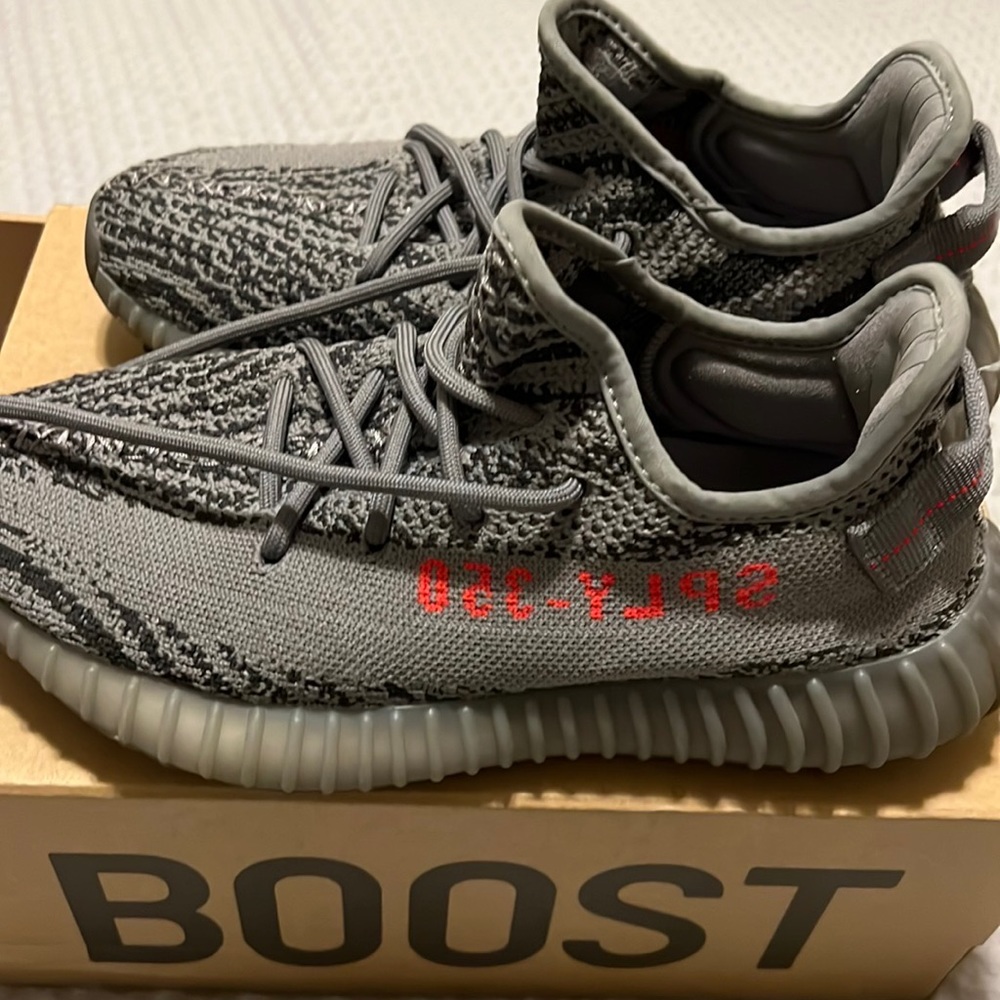 YEEZY BOOST 350 V2 size 6 (mens) womens 8